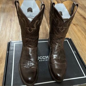 Like new men’s Lucchese sunset roper chocolate boots size 11D